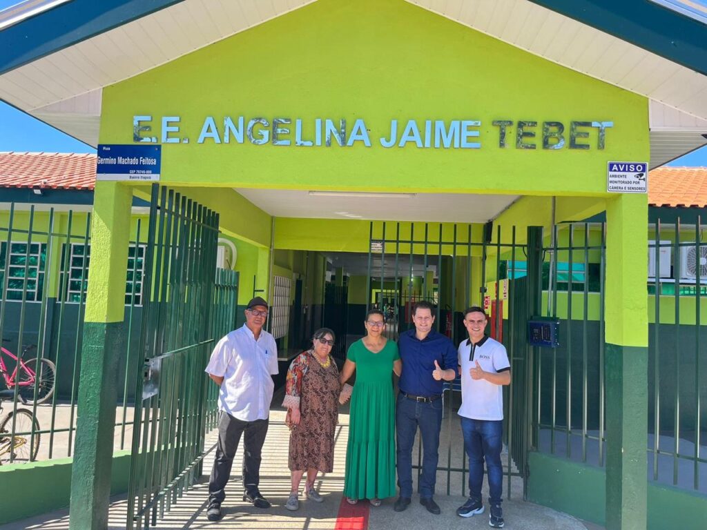 Renato Câmara cumpre agenda em Ivinhema com entrega de computadores na Escola Angelina Jaime Tebet