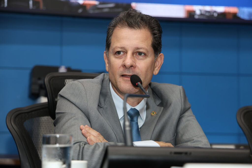 Deputado Renato Câmara solicita climatização para escola estadual de Sidrolândia
